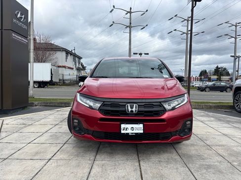 Used 2025 Honda Odyssey Sport-L image 2