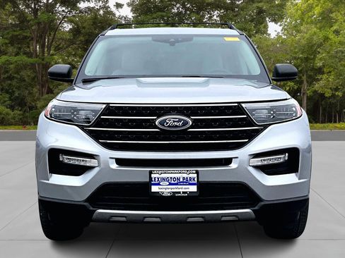 Certified 2020 Ford Explorer XLT w/ Equipment Group 202A image 2