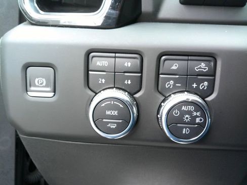 Used 2024 GMC Sierra 3500 Denali w/ Denali Reserve Package image 25