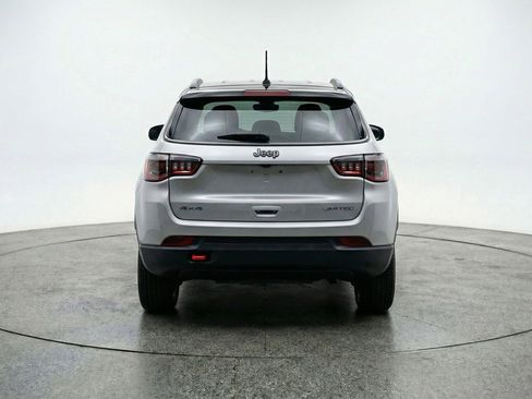 Used 2025 Jeep Compass Trailhawk image 7