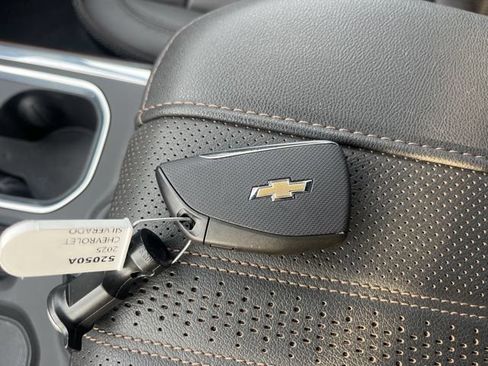 Used 2025 Chevrolet Silverado 1500 High Country AWD/4WD image 69