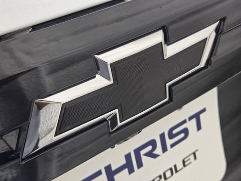 New 2026 Chevrolet Traverse LT w/ Midnight/Sport Edition FWD image 12