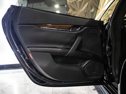 Used 2019 Maserati Quattroporte S Q4 AWD/4WD image 24