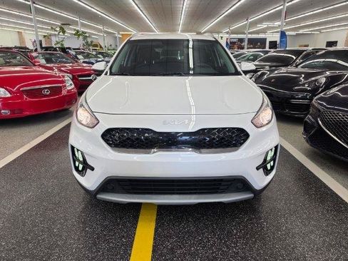 Used 2022 Kia Niro LX FWD image 2