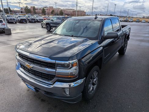 Used 2018 Chevrolet Silverado 1500 LT w/ All Star Edition image 8