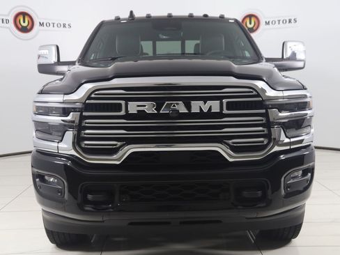 Used 2025 RAM 2500 Laramie AWD/4WD image 48