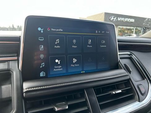 Used 2023 Chevrolet Suburban Premier image 22