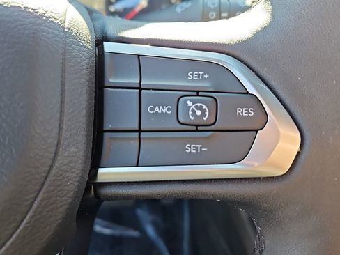 Used 2024 Jeep Compass Latitude w/ Sun and Sound Group image 22