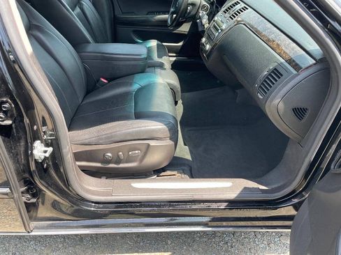 Used 2008 Cadillac DTS FWD image 12
