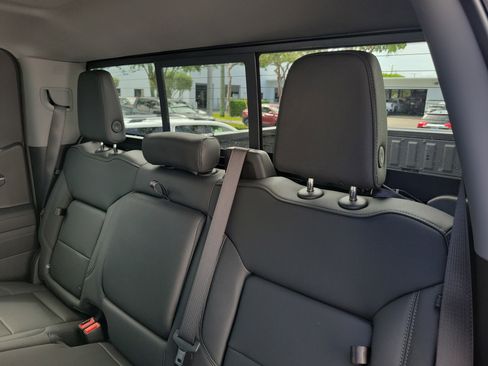 New 2026 GMC Sierra 1500 SLT w/ SLT Premium Plus Package AWD/4WD image 13