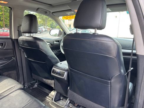 Used 2014 Toyota Highlander XLE FWD image 25