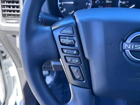 Used 2024 Nissan Frontier SV image 15
