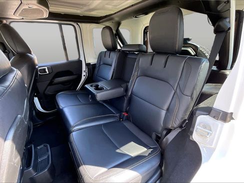 Used 2024 Jeep Wrangler Unlimited Sahara w/ Safety Group AWD/4WD image 19
