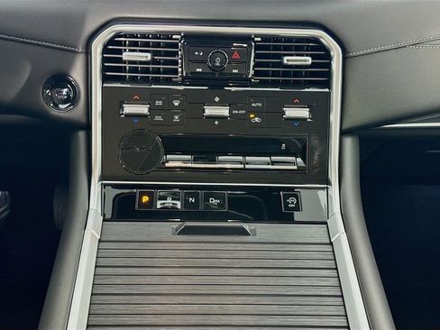 Used 2025 Nissan Armada SV image 37