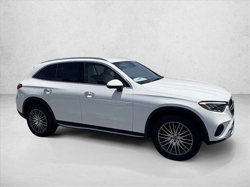 Used 2025 Mercedes-Benz GLC 300 image 4