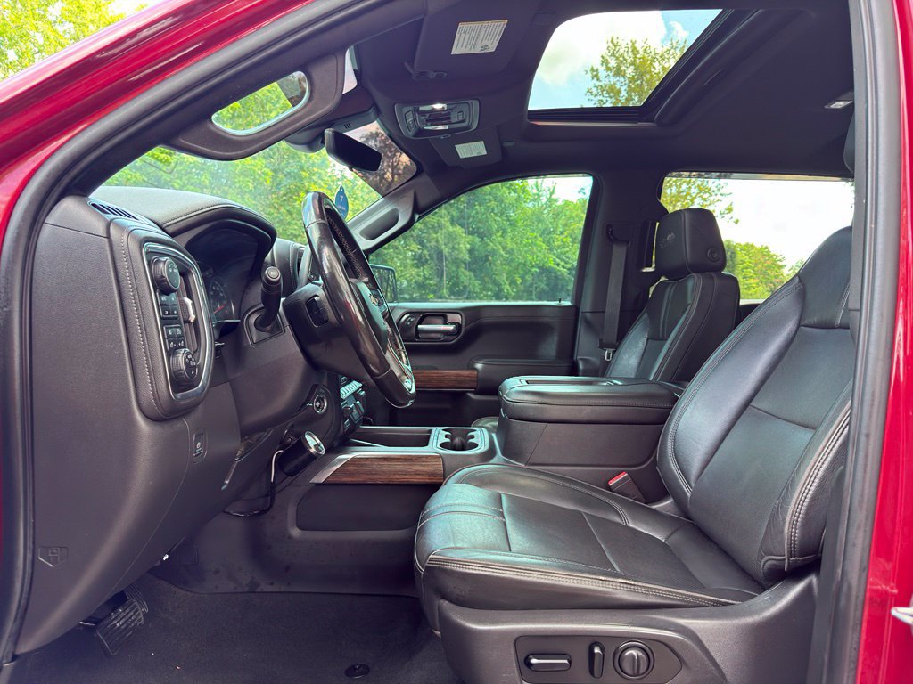 Used 2021 Chevrolet Silverado 1500 High Country w/ Technology Package AWD/4WD image 2