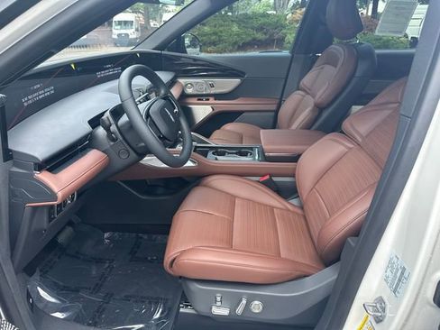 New 2026 Lincoln Nautilus Reserve AWD/4WD image 10