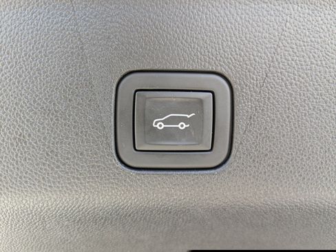 Used 2024 Chevrolet Suburban RST w/ Luxury Package image 13