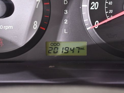 Used 2004 Hyundai Elantra GLS image 28