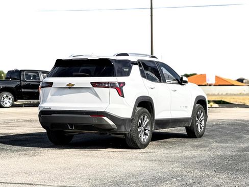 Used 2025 Chevrolet Equinox LT w/ Convenience Package II image 5