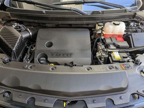 Used 2024 Buick Enclave Premium AWD/4WD image 30