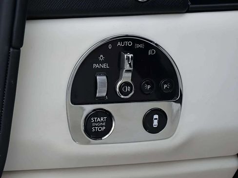 Used 2021 Rolls-Royce Cullinan image 8