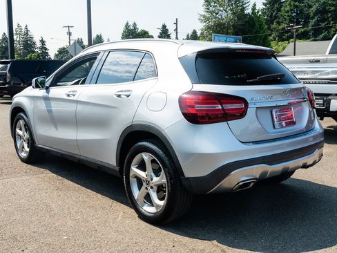 Used 2020 Mercedes-Benz GLA 250 4MATIC w/ Premium Package image 4