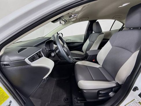 Certified 2025 Toyota Corolla LE image 5