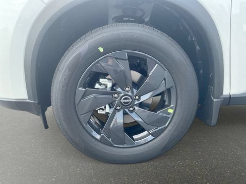 New 2026 Nissan Rogue SV w/ Cold Weather Package AWD/4WD image 11