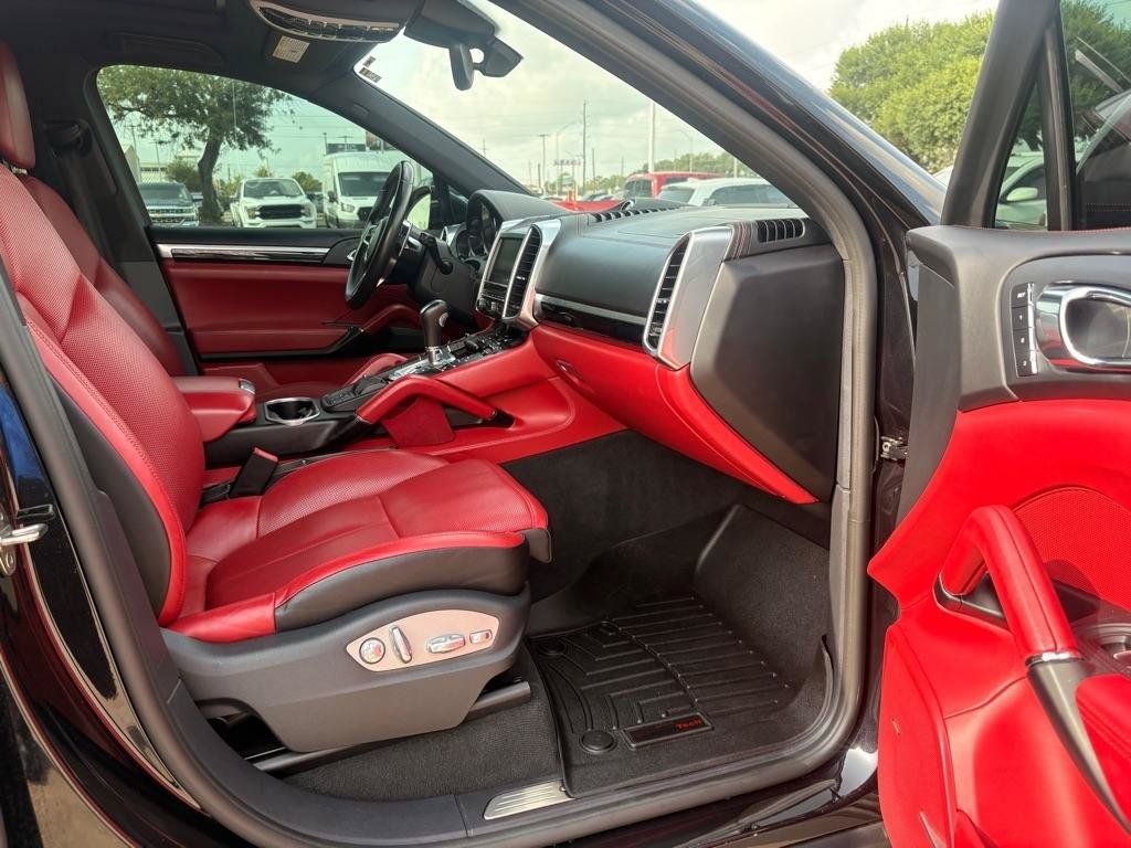 Used 2016 Porsche Cayenne S AWD/4WD image 13