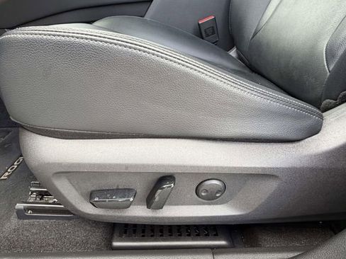 Used 2023 Nissan Rogue SL w/ SL Premium Package image 18