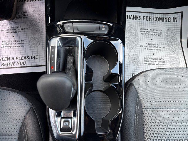 Used 2025 Chevrolet Trax LT w/ LT Convenience Package FWD image 22