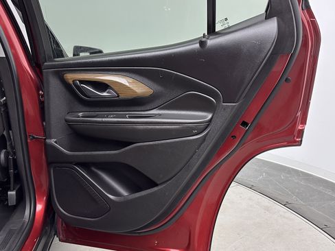 Used 2018 GMC Terrain SLE image 31