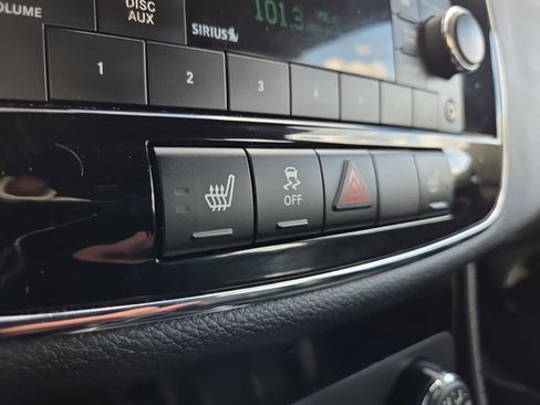 Used 2013 Chrysler 200 Limited FWD image 29