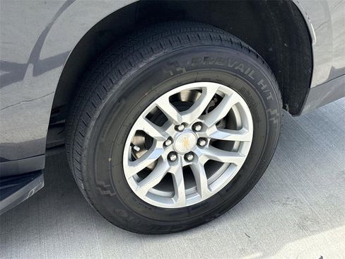 Used 2023 Chevrolet Suburban LT image 31