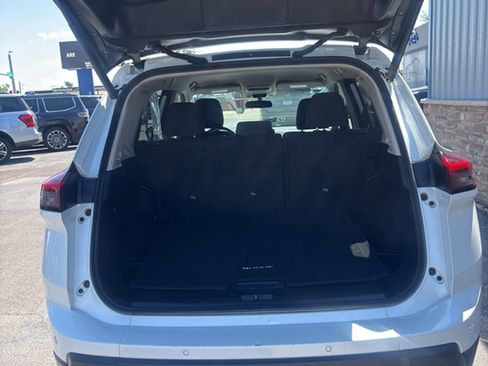 Used 2025 Nissan Rogue SV AWD/4WD image 12