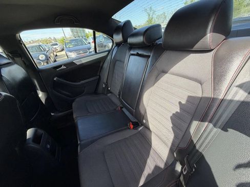 Used 2012 Volkswagen Jetta GLI FWD image 19