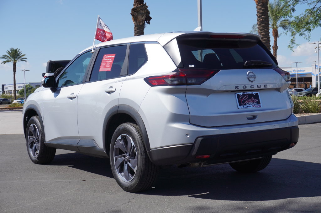 Certified 2025 Nissan Rogue SV FWD image 3