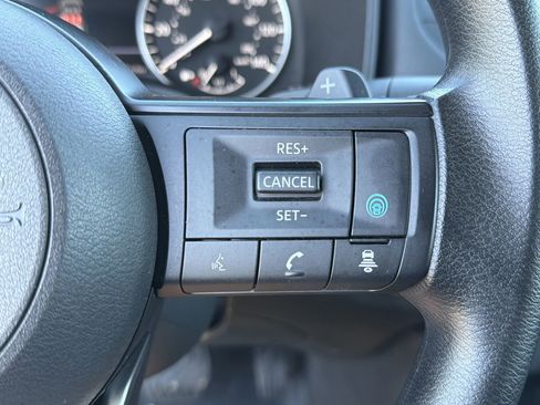 Used 2024 Nissan Rogue SV image 12