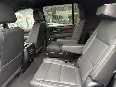 Certified 2025 GMC Yukon XL Denali image 10