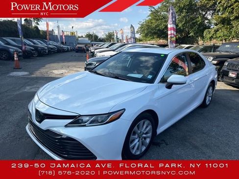 Used 2019 Toyota Camry L image 3
