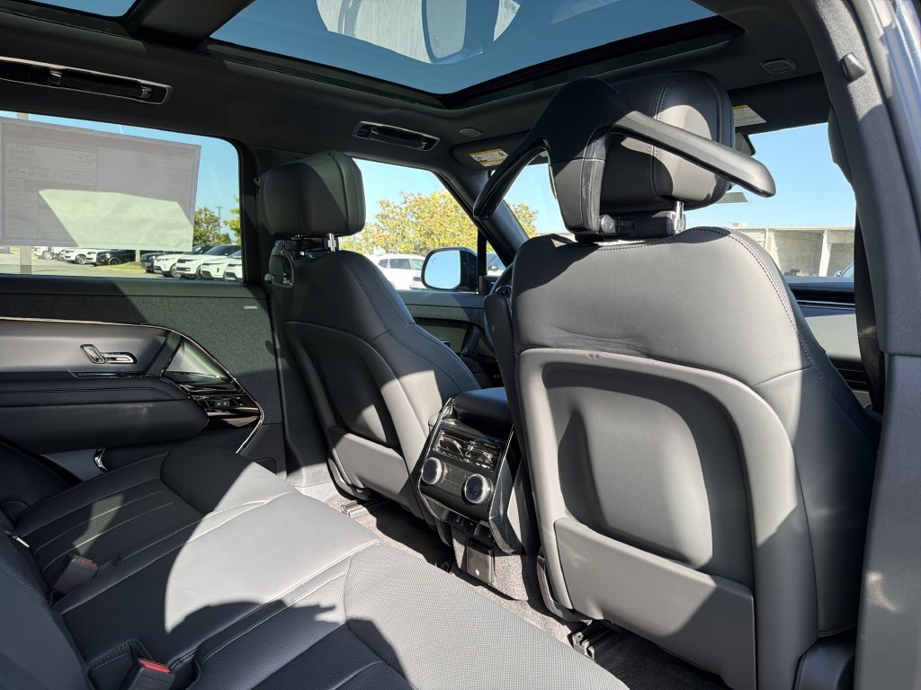 New 2027 Land Rover Range Rover Sport Dynamic SE AWD/4WD image 15