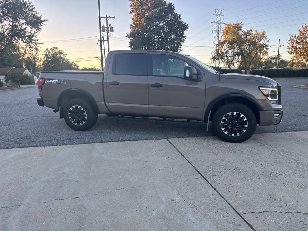 Used 2021 Nissan Titan PRO-4X w/ Pro-4x Convenience Package AWD/4WD image 13