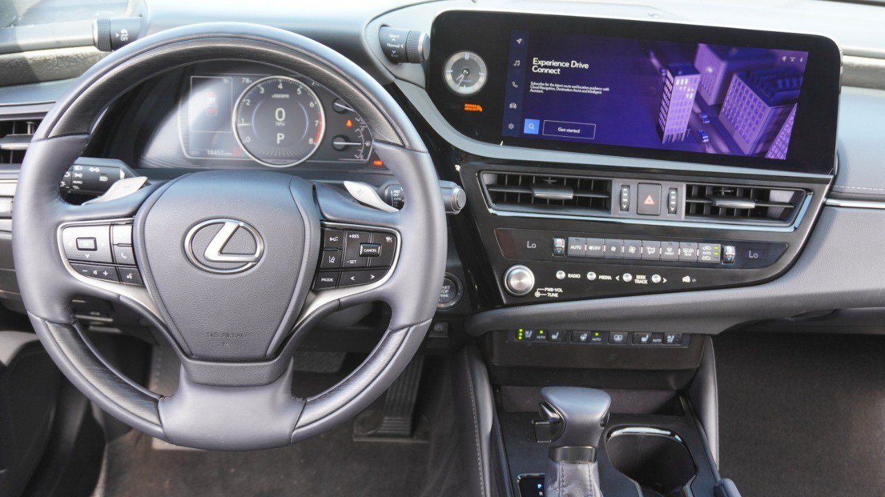 Certified 2024 Lexus ES 350 Ultra Luxury w/ Accessory Package (Z2) FWD image 28