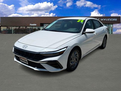 Used 2024 Hyundai Elantra SEL FWD image 1