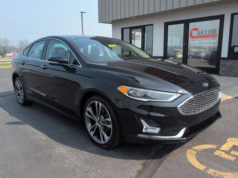 Used 2019 Ford Fusion Titanium AWD/4WD image 2