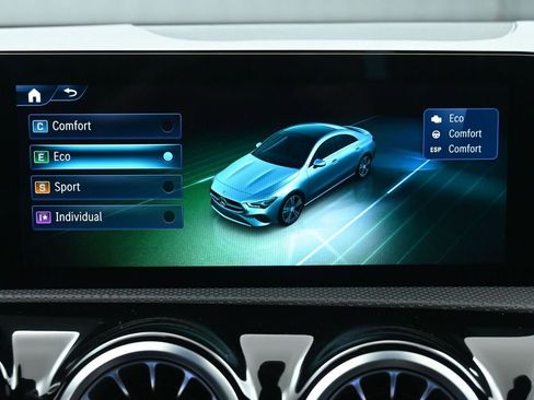 Used 2025 Mercedes-Benz CLA 250 image 35