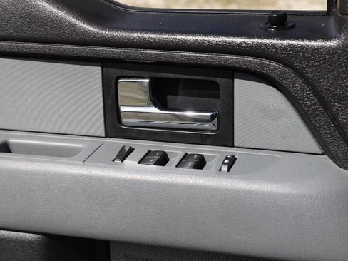 Used 2014 Ford F150 XLT w/ XLT Chrome Package image 36