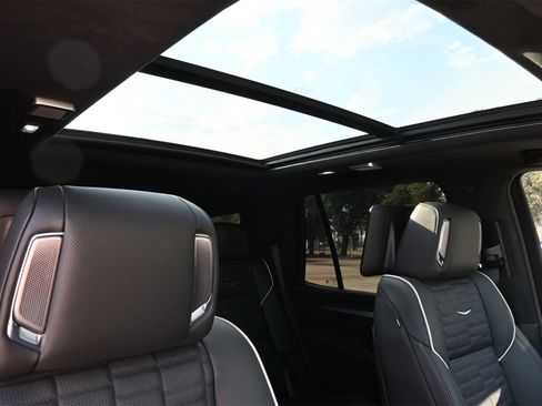 New 2025 Cadillac Escalade Sport Platinum w/ LPO, ONYX Package image 26