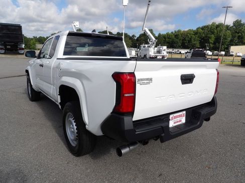 Used 2024 Toyota Tacoma SR RWD image 5